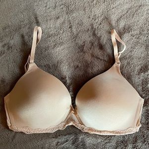 Victoria’s Secret angel bra